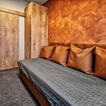 Restaurace A Penzion Praha Dolni Dunajovice Ngoại thất bức ảnh